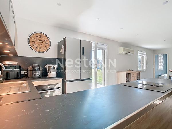 Maison avec vie de plain à vendre à Ussac 151 m² - 4 chambres - double garage - 1 sdb - 1 sde - 3 wc - 2 Terrasses