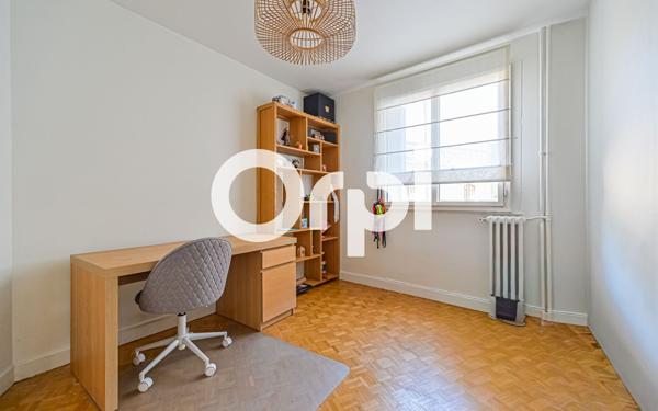 Appartement à vendre    4 pièces • 81,10 m2 Paris 20