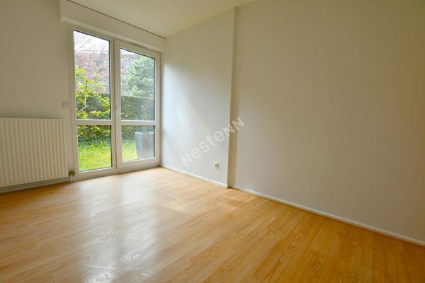 Appartement T2 Villeurbanne la Doua Croix Luizet, vendu loué,jardin, place de parking et cave, copropriété fermée.