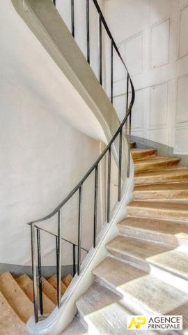 Versailles Notre-Dame Appartement 2 piéces 43 m² carrez situé au 1er étage avec cave €385 000 ** - Référence 27306