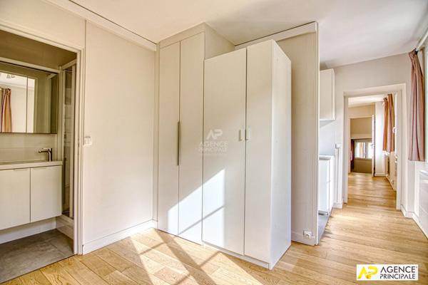 Versailles Notre-Dame Appartement 2 piéces 43 m² carrez situé au 1er étage avec cave €385 000 ** - Référence 27306