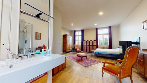 Cinq-Mars-la-Pile (37130) Demeure de caractère en pierre