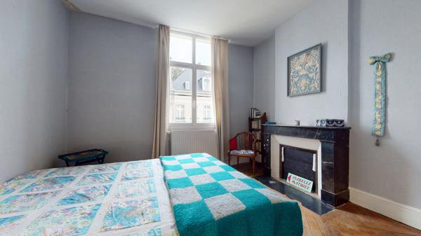 Cinq-Mars-la-Pile (37130) Demeure de caractère en pierre