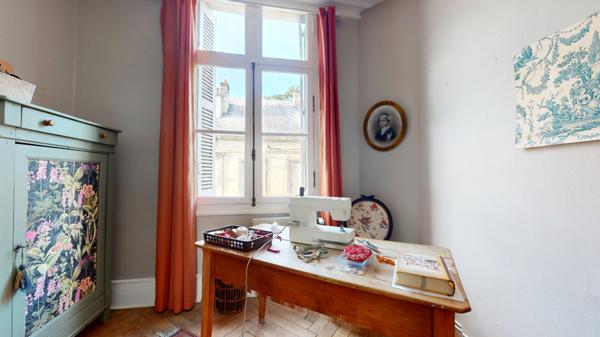 Cinq-Mars-la-Pile (37130) Demeure de caractère en pierre