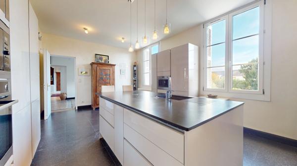 Cinq-Mars-la-Pile (37130) Demeure de caractère en pierre