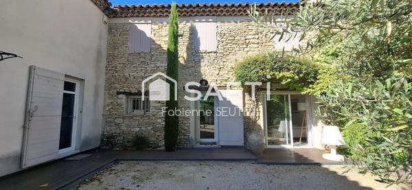 Mas en pierre, 7 pièces 180 m2, avec piscine