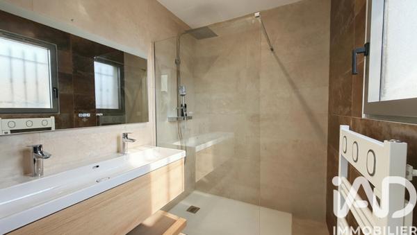 Maison à vendre 4 pièces 131,75 m² Mormoiron