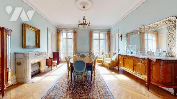 Carré d’Or. Plateau mixte professionnel / habitation de 205 m² dans un immeuble de caractère
