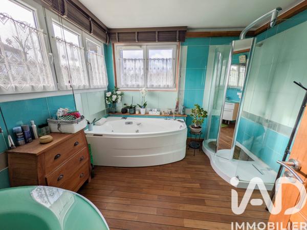 Maison à vendre 8 pièces 197 m² Saint-Thibault-des-Vignes