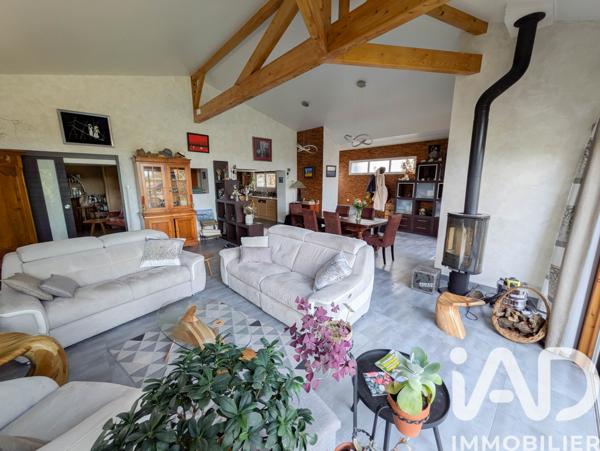 Maison à vendre 8 pièces 197 m² Saint-Thibault-des-Vignes