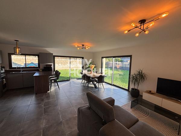 Maison récente de 2023 avec de belles prestations