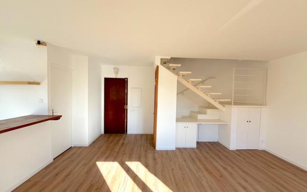 Appartement à louer    2 pièces • 35,30 m2 Marseille 12