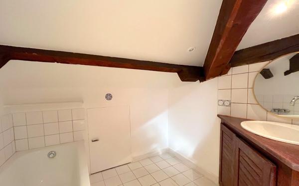 Appartement à louer    2 pièces • 35,30 m2 Marseille 12