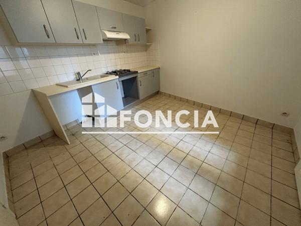 Location Appartement 3 pièces 72 m² - APPARTEMENT 11 Niort 79000