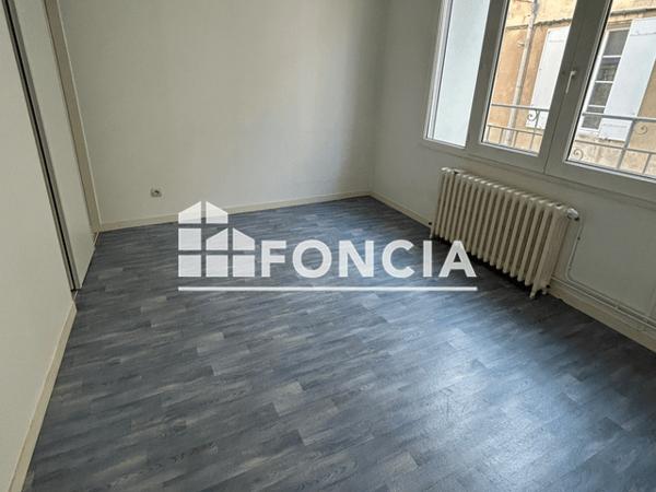 Location Appartement 3 pièces 72 m² - APPARTEMENT 11 Niort 79000