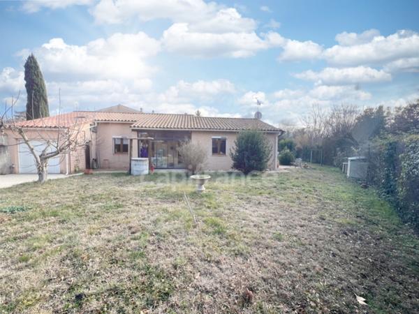 Vente Maison de plain-pied 4 pièces à MANOSQUE (04) - Jardin 740m2, garage, combles aménagés, proche commodités