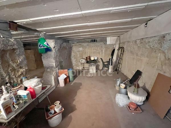 Vente Maison de plain-pied 4 pièces à MANOSQUE (04) - Jardin 740m2, garage, combles aménagés, proche commodités