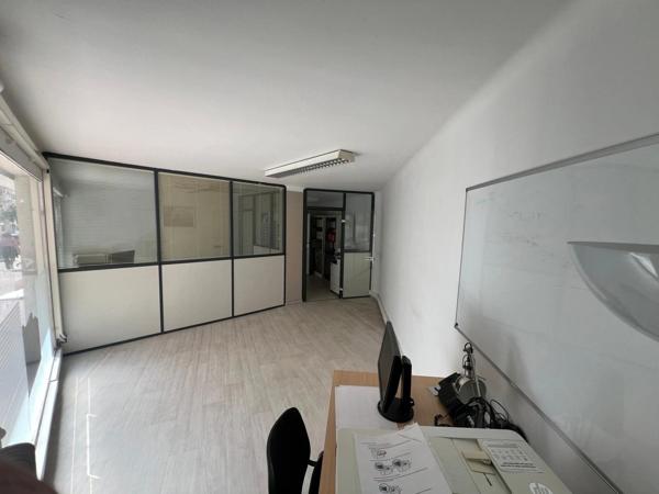 BEAU LOCAL / BOUTIQUE OU BUREAU DE 62 M2 A LOUER - PLEIN CENTRE VILLE DE JUAN - SECTEUR WILSON
