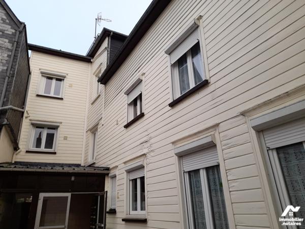 Immeuble comprenant 7 appartements