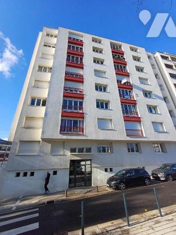 À VENDRE ? Appartement T5 de 101 m² à Nancy (54000)

Prix : 220 000  euros ? En exclusivité à...