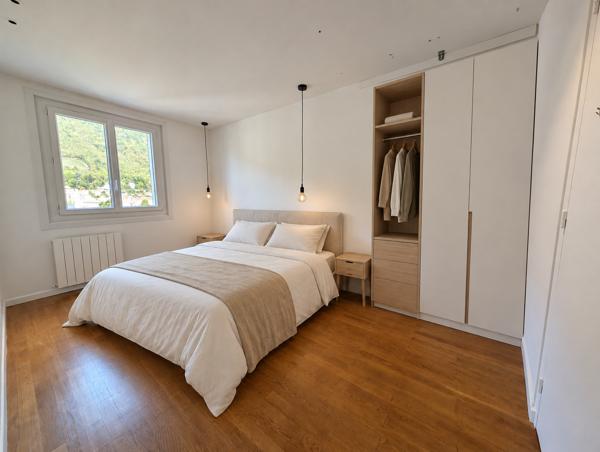Appartement
         4 pièces
        - 76 m² Exclusivité 310 000 € *