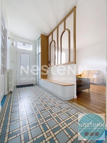 Superbe maison familiale de 200 m² à Seur avec 4 chambres, séjour lumineux, piscine, terrasse et grand jardin de 1 735 m². Proche écoles, commerces et transports.