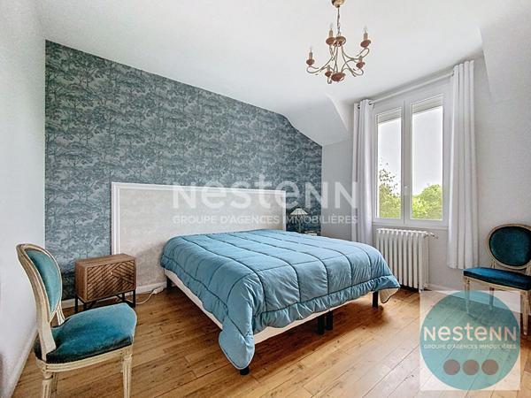 Superbe maison familiale de 200 m² à Seur avec 4 chambres, séjour lumineux, piscine, terrasse et grand jardin de 1 735 m². Proche écoles, commerces et transports.