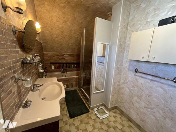 A VENDRE MAISON  4 CHAMBRES  BAGNEUX ( 49)