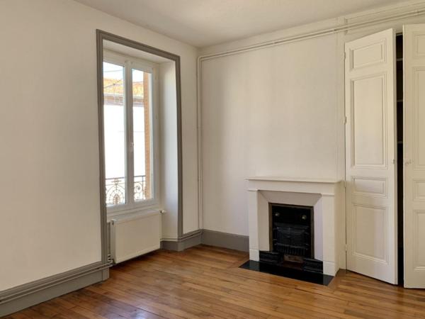 APPARTEMENT T3 A LOUER A ROANNE - CENTRE VILLE