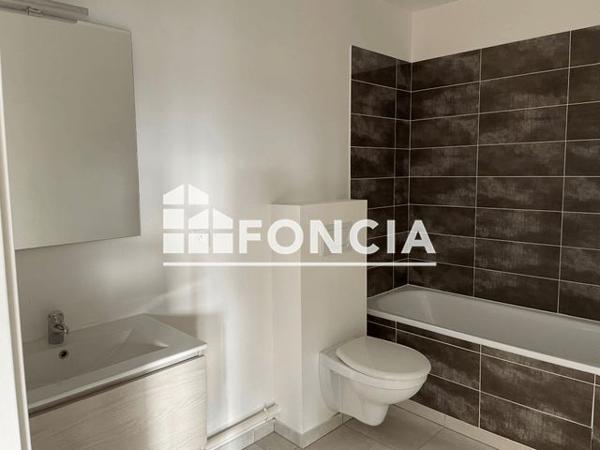 Location Appartement 2 pièces 46.7 m² - 7 RUE DU CHEMIN DE FER Villiers Sur Marne 94350