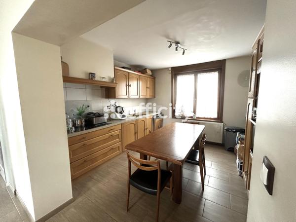 Maison
         5 pièces
        - 120 m² Exclusivité 215 000 € *