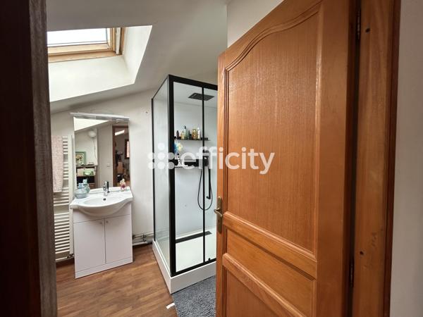 Maison
         5 pièces
        - 120 m² Exclusivité 215 000 € *