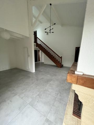 Maison à vendre |  Saint-Pierre-du-Mont |  6 pièces | 133 m²