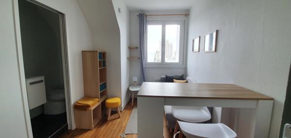 Rennes (35000) Bel appartement de type 1bis meublé avec chambre séparée