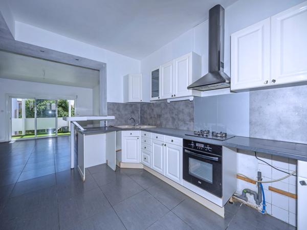 IDIMMO : Bas de Montgaillard, Maison de ville T4 de 90m² sur terrain 375m² ! Saint-Denis (97400)