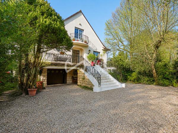 Maison familiale 8 pièces - 6 chambres - garage 44 m² - jardin clos - Le Plessis-Trévise
