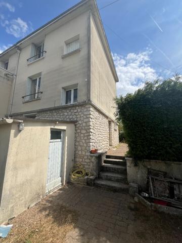 À VENDRE ? AMBOISE ? MAISON AVEC GARAGE ET JARDIN !