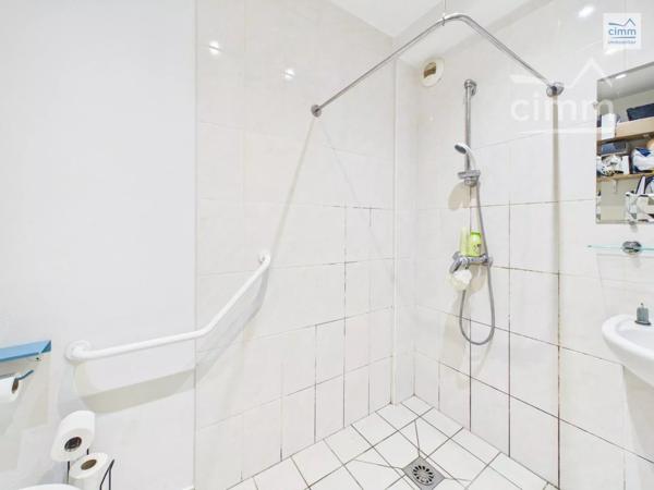 Cimm Immobilier Bréal-sous-Montfort vous présente à la vente ce studio loué et meublé de plus de 17m² au Rheu.