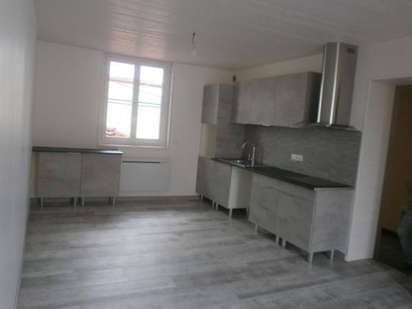 APPARTEMENT / 1ER/ T4/SONGY