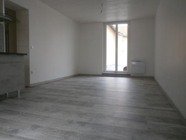 APPARTEMENT / 1ER/ T4/SONGY