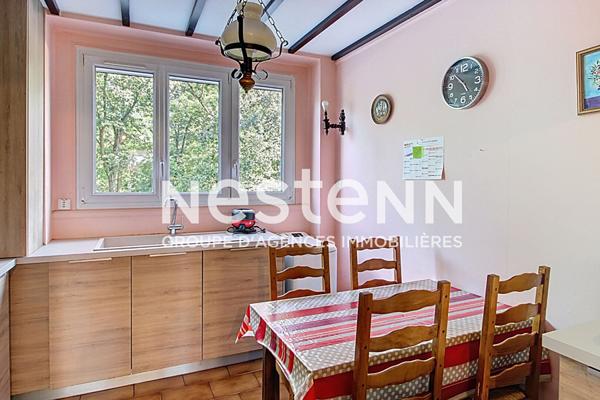 Appartement Bron T4 avec balcon, cave et ascenseur - 2 Chambres - Donnant sur Parc des ESSARTS - 69500 BRON