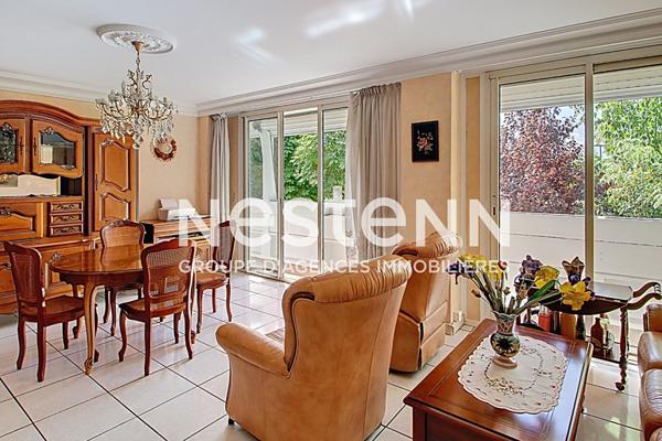 Appartement Bron T4 avec balcon, cave et ascenseur - 2 Chambres - Donnant sur Parc des ESSARTS - 69500 BRON