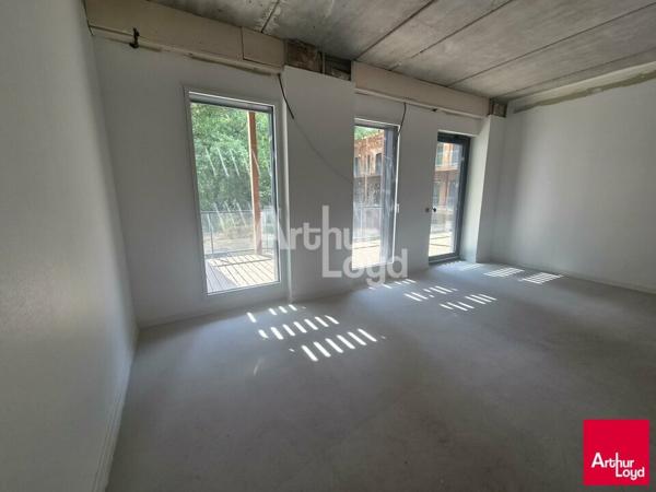 BEAUCOUZE BUREAU DE 41 M² A LOUER AU SEIN D'UN PROGRAMME NEUF