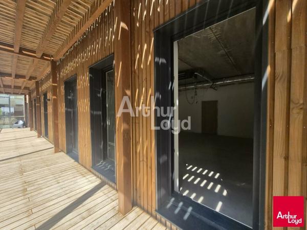 BEAUCOUZE BUREAU DE 41 M² A LOUER AU SEIN D'UN PROGRAMME NEUF