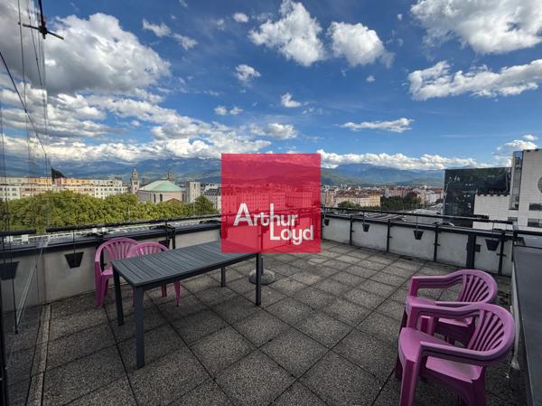 Bureaux à louer en étage élevé avec terrasse Grenoble Europole