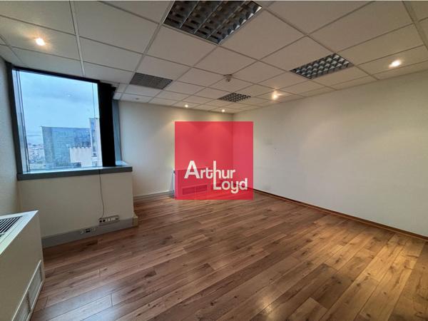 Bureaux à louer en étage élevé avec terrasse Grenoble Europole