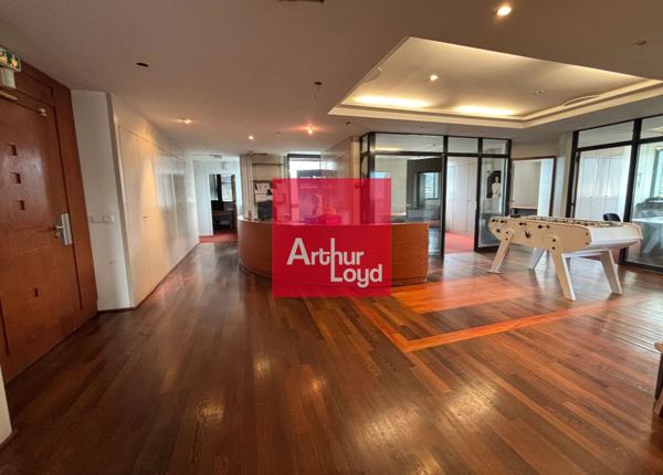 Bureaux à louer en étage élevé avec terrasse Grenoble Europole