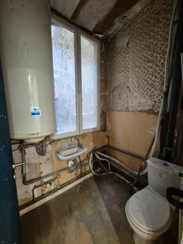 Immeuble d'habitation avec boutique à vendre NIORT (79)