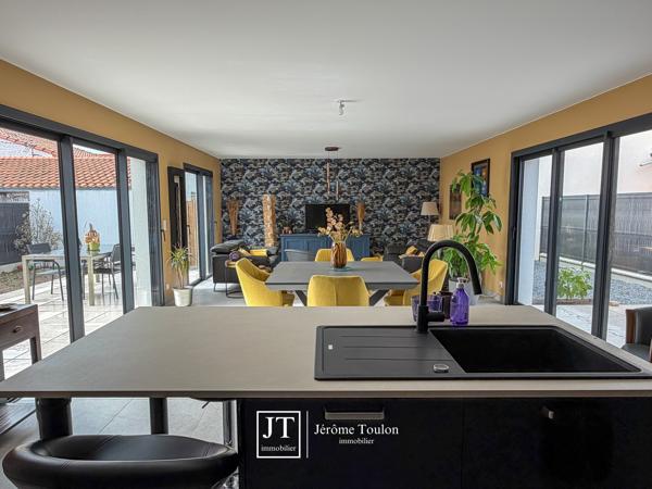 Maison
                                                                                                                                                                                                                                                                                                                        4 pièce(s)                                                                                                                                                                                                          3 chambre(s)                                                                                                                                                                                                          116  m²