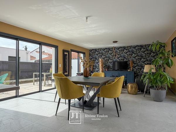 Maison
                                                                                                                                                                                                                                                                                                                        4 pièce(s)                                                                                                                                                                                                          3 chambre(s)                                                                                                                                                                                                          116  m²
